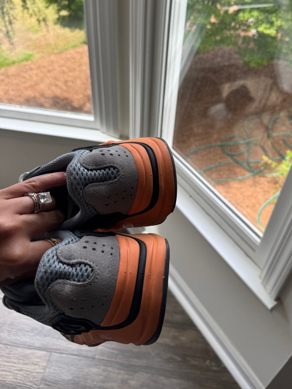 YEEZY BOOST 700 'WASH ORANGE' 4 - Picture 3 of 5